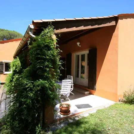Sleeps 6 Pool